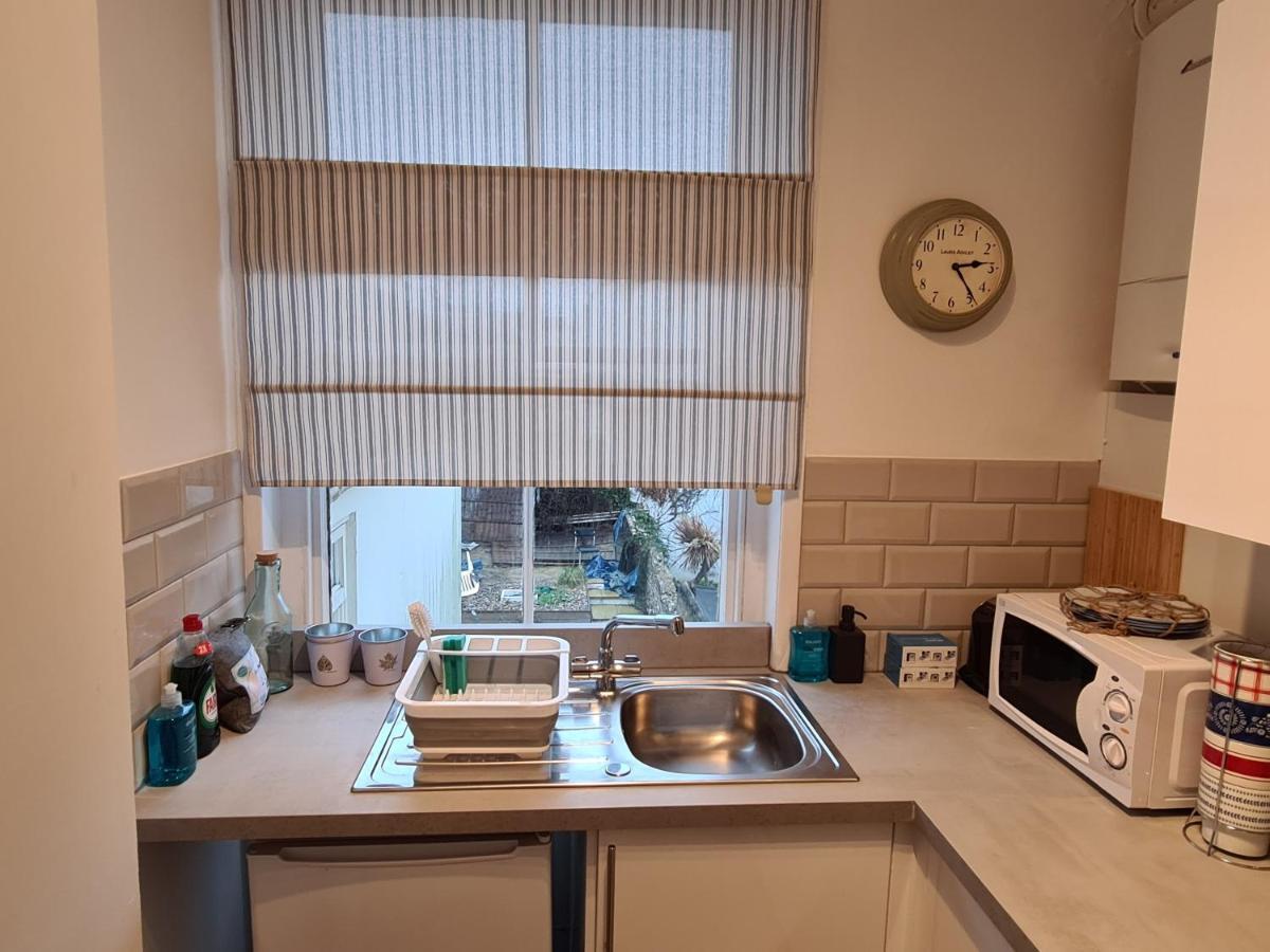 Centrally Located, Comfortable Apartment Near Station, Beach And North Laines برايتون المظهر الخارجي الصورة